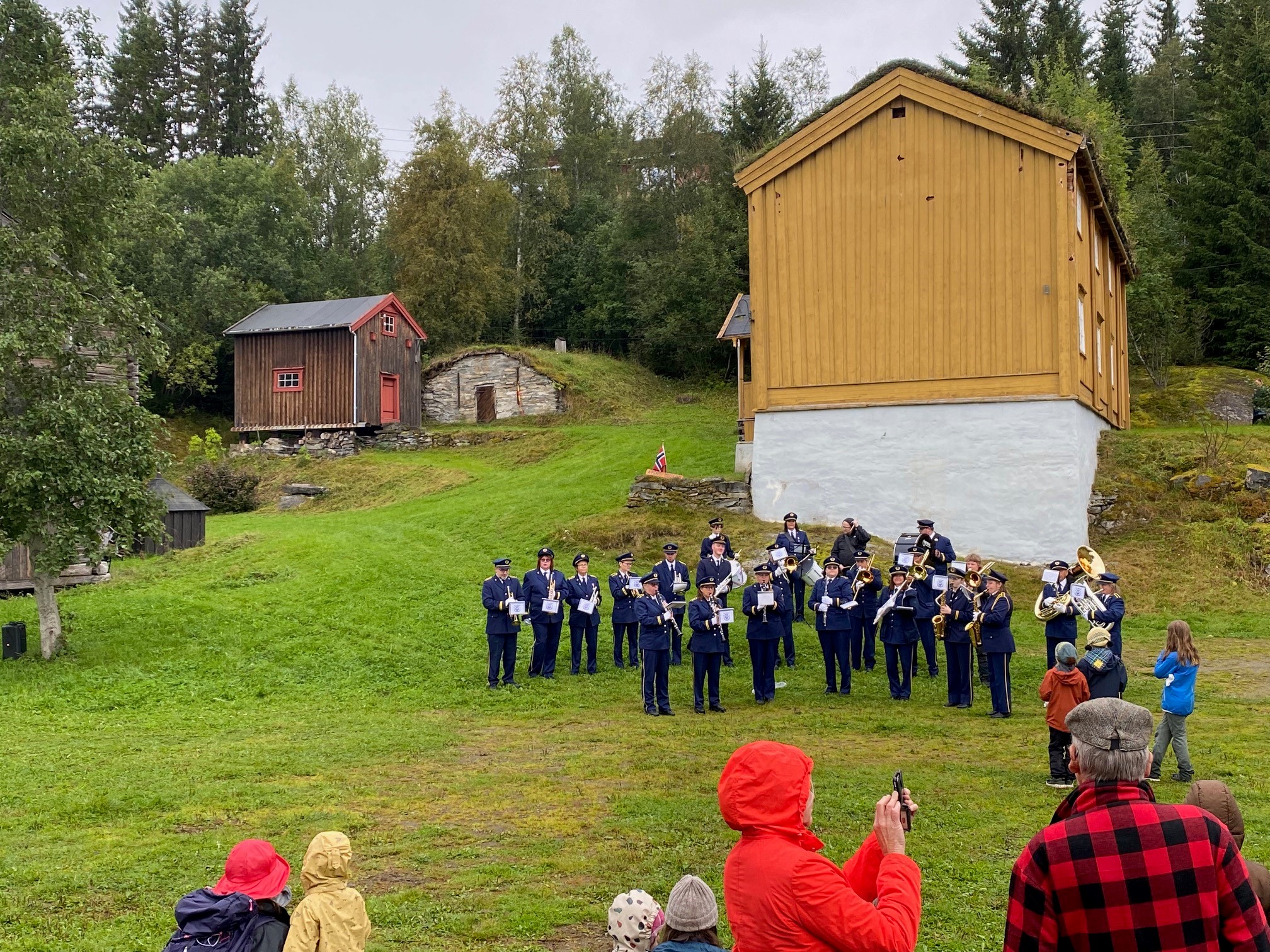 Artikkelbilde til artikkelen Familie-/friluftsdag på Teigen -  søndag 6. sept. 