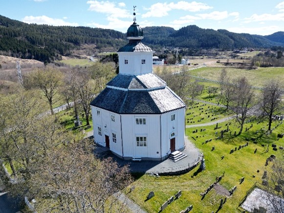 Artikkelbilde til artikkelen Kulturgraver - Klæbu kirkegård